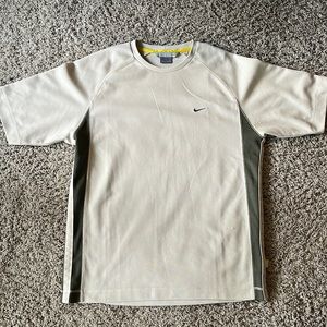 Vintage 90,s Creme Nike tee